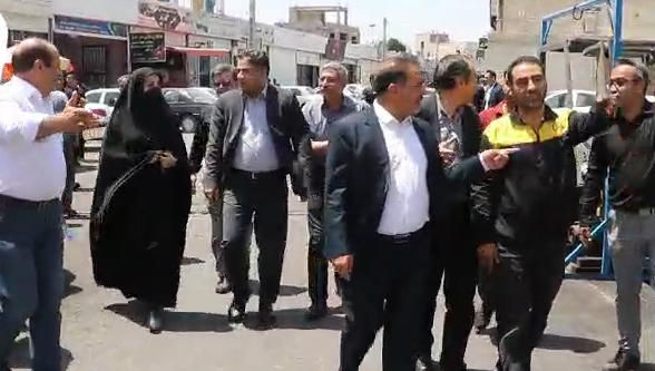 تحویل ٧٢ غرفه قدرالسهم شهرداری از مجتمع خدماتی خودرویی شهرستان قدس